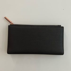 Dagne Dover wallet